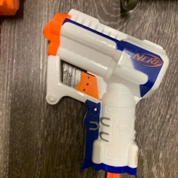 Set of 3 NERF guns. Not working - Picture 5 of 16